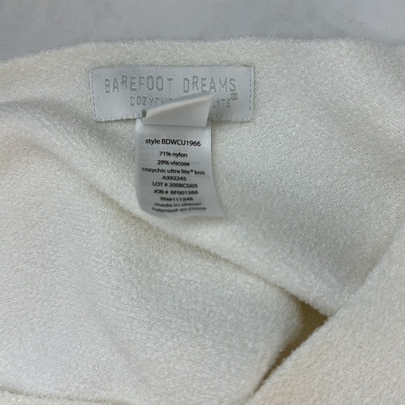 Barefoot Dreams Poncho - Picture 7 of 7